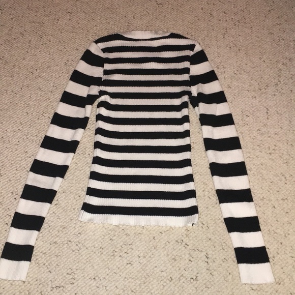 Tight fit ribbed sweater❤️ - Picture 3 of 3